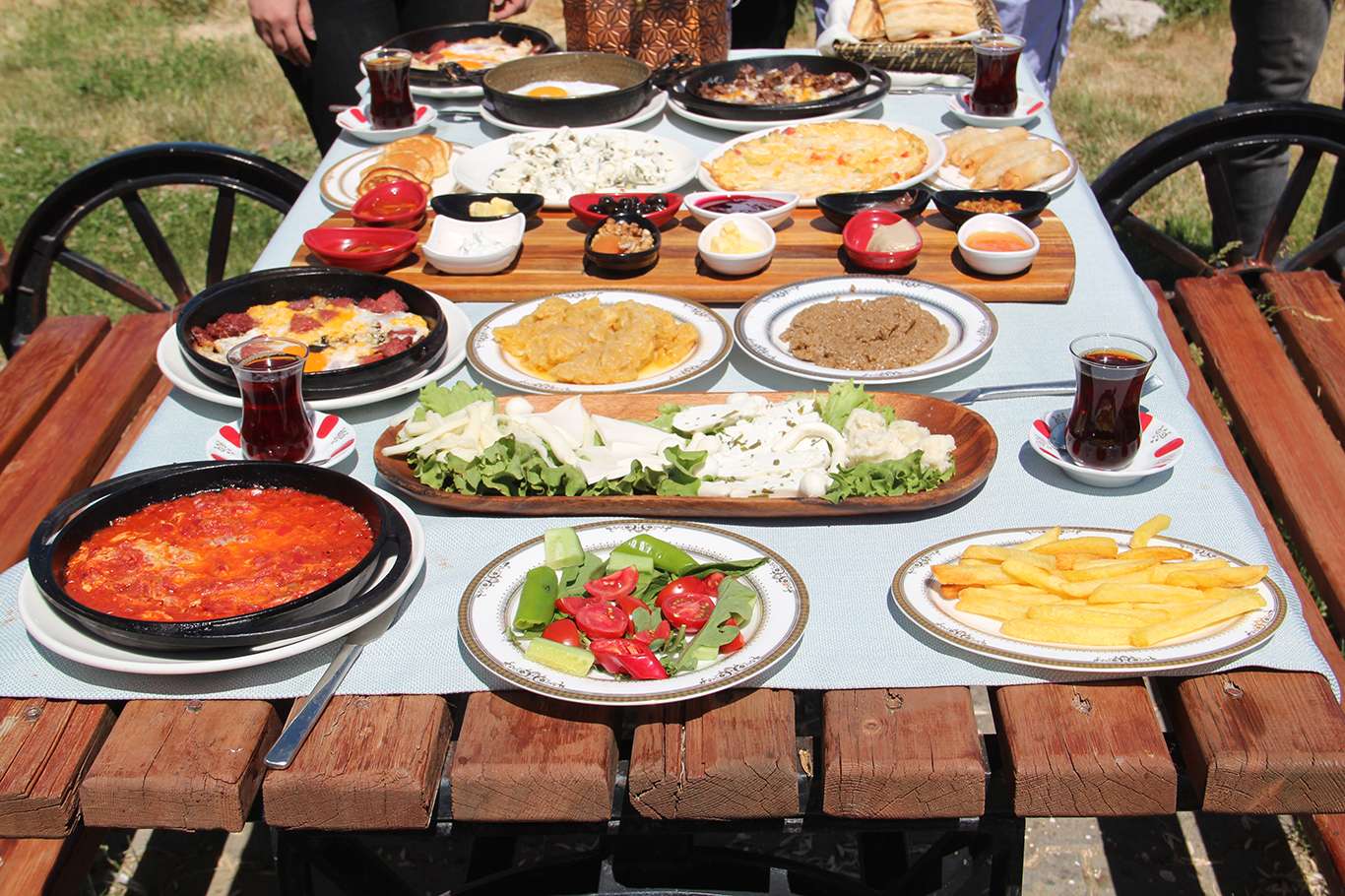 Van'da "Dünya kahvaltı günü" kapsamında etkinlik yapıldı Van'da "Dünya kahvaltı günü" kapsamında etkinlik yapıldı